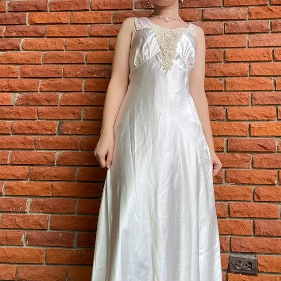 SOLD Vintage satin lace slip dress - Picture 12 of 15